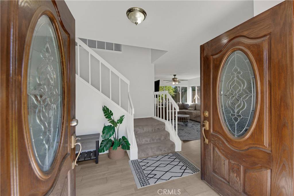 Valencia, CA 91355,23706 Mill Valley RD