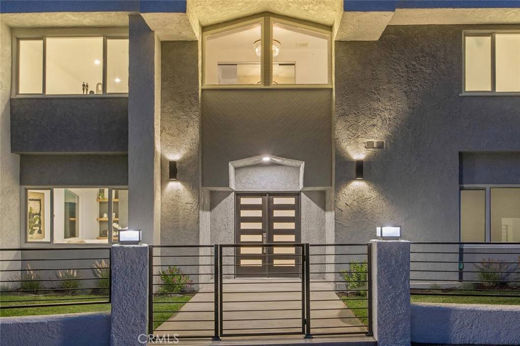 Newhall, CA 91321,23835 Bella Vista DR