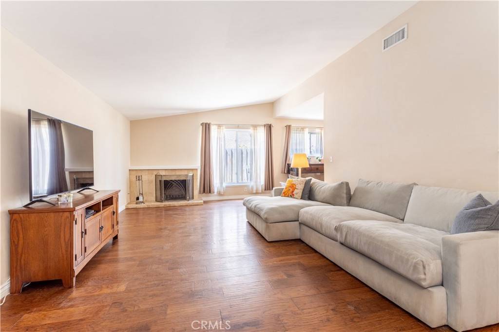 Simi Valley, CA 93063,2065 Medina AVE