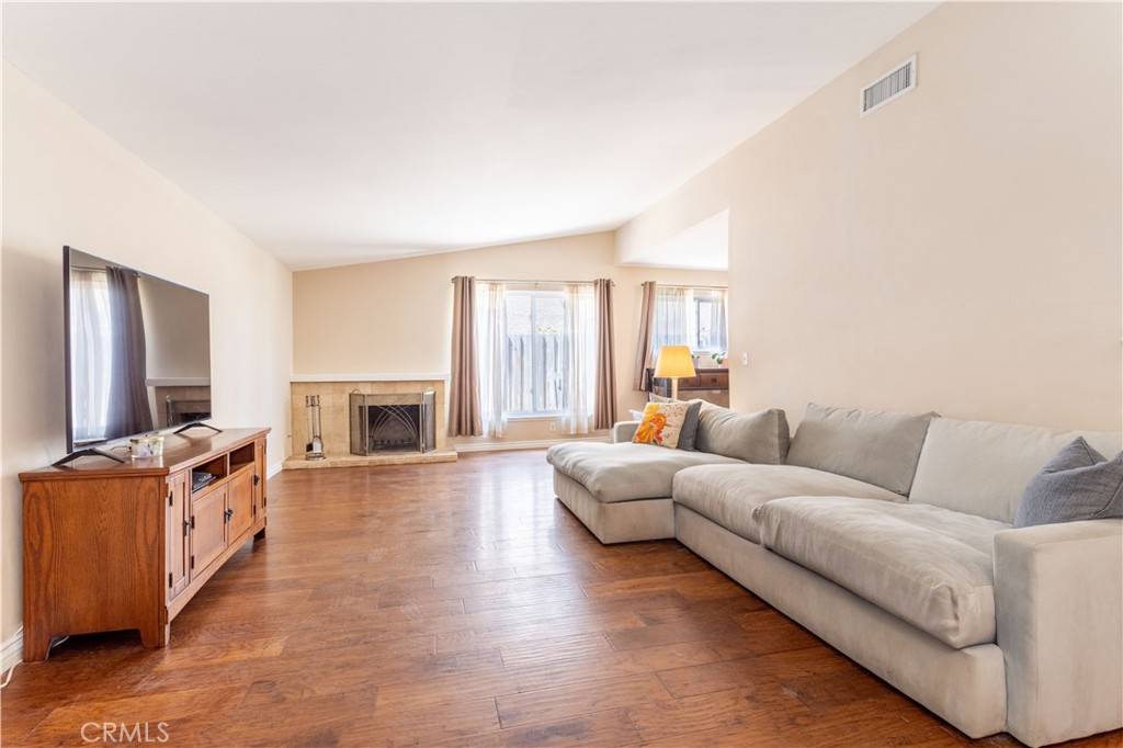 Simi Valley, CA 93063,2065 Medina AVE