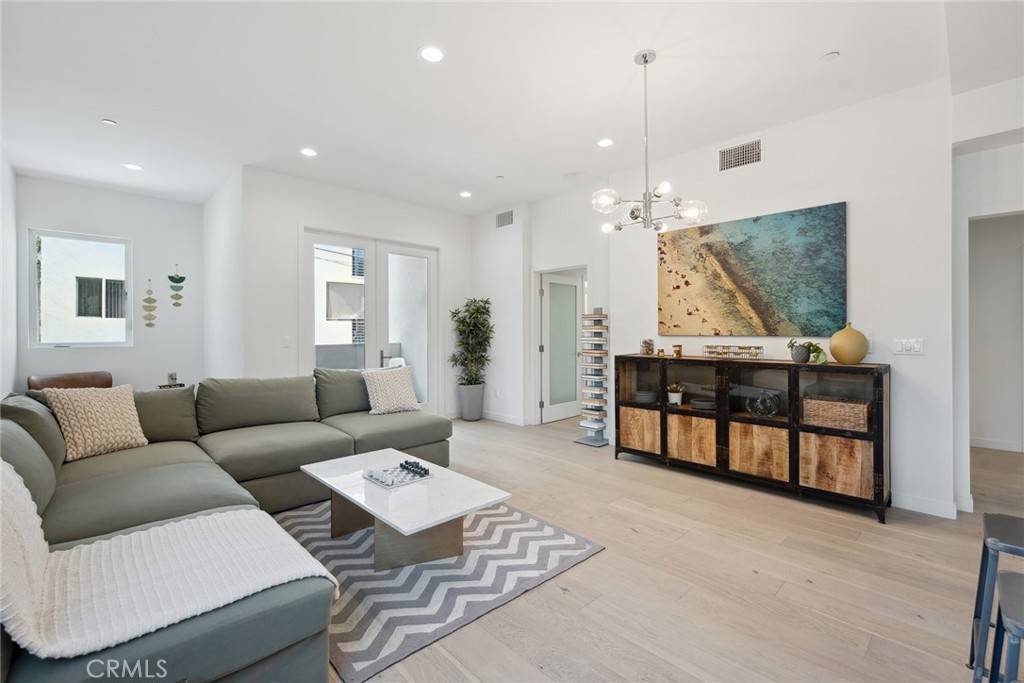 1746 Garfield PL #203, Los Angeles, CA 90028