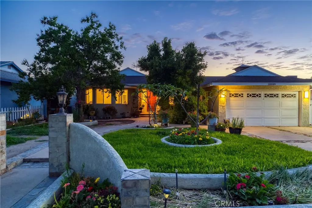 San Fernando, CA 91345,10049 Langdon