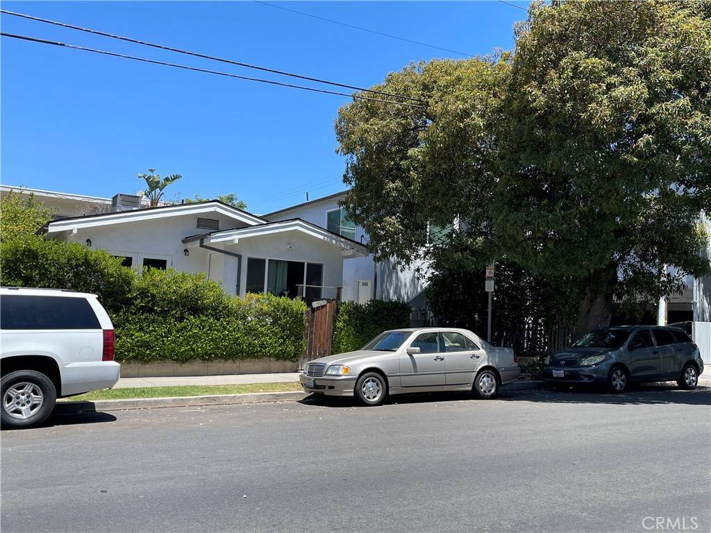 Los Angeles, CA 90025,11565 Iowa AVE