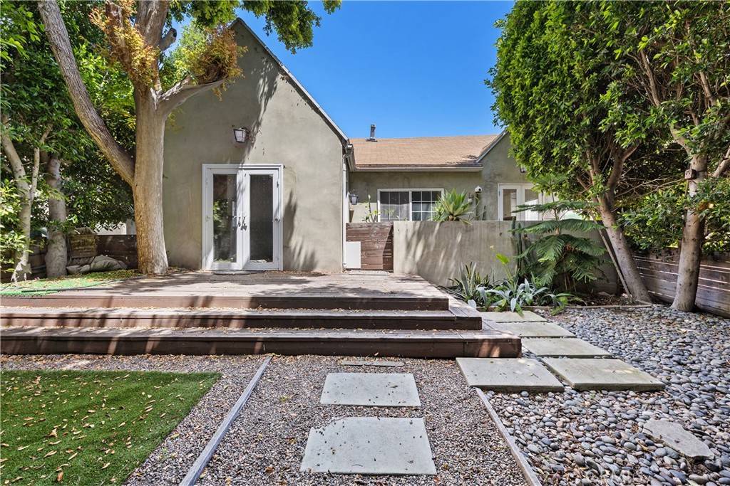 1944 Chariton ST, Los Angeles, CA 90034