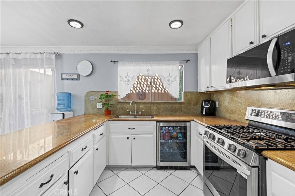 Panorama City, CA 91402,9158 Van Nuys BLVD #8