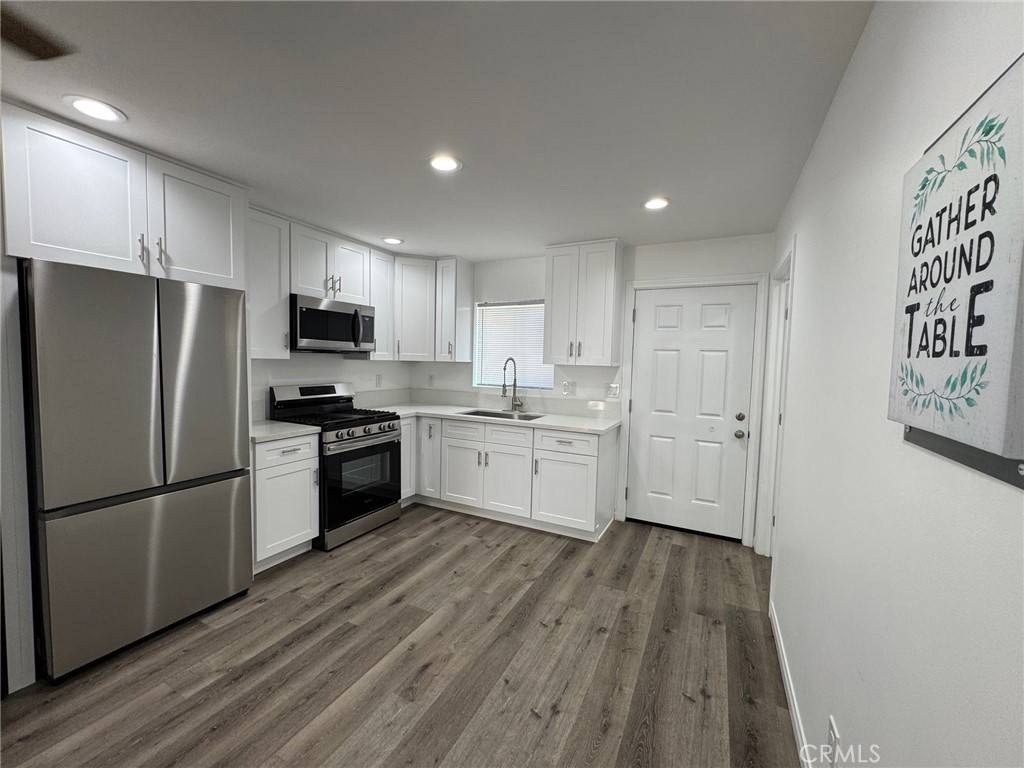 Reseda, CA 91335,6838 Aura AVE
