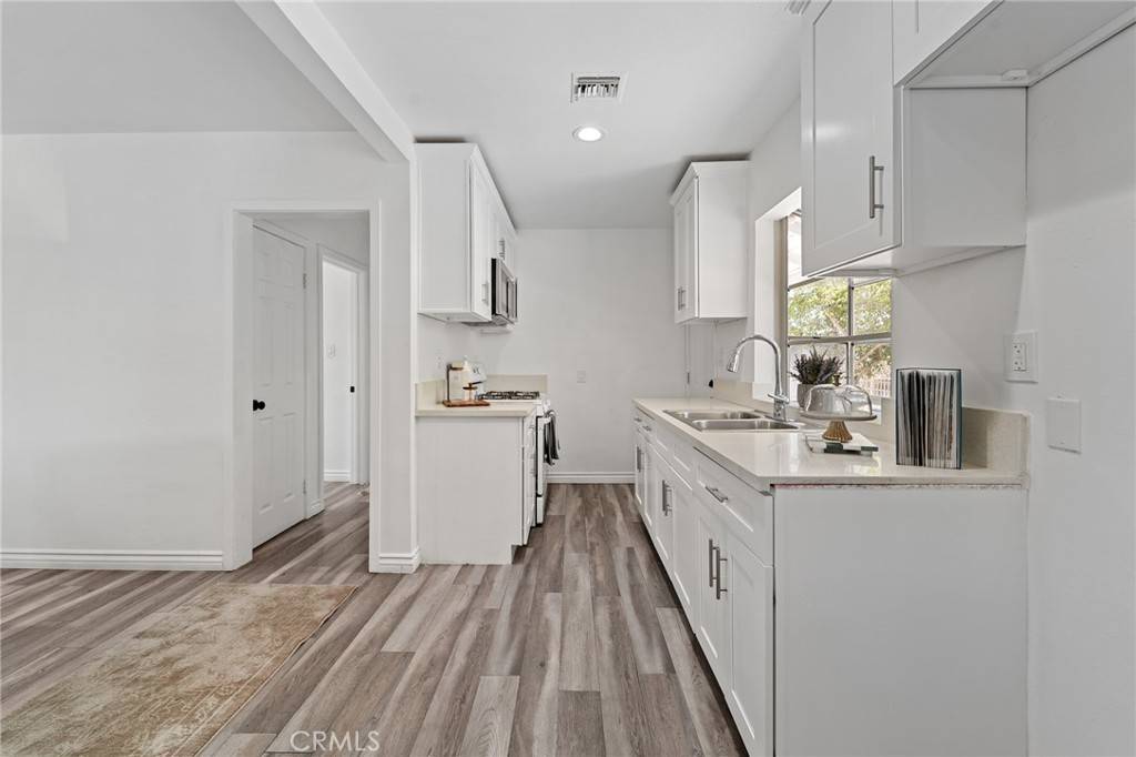 San Fernando, CA 91340,1123 Coronel ST