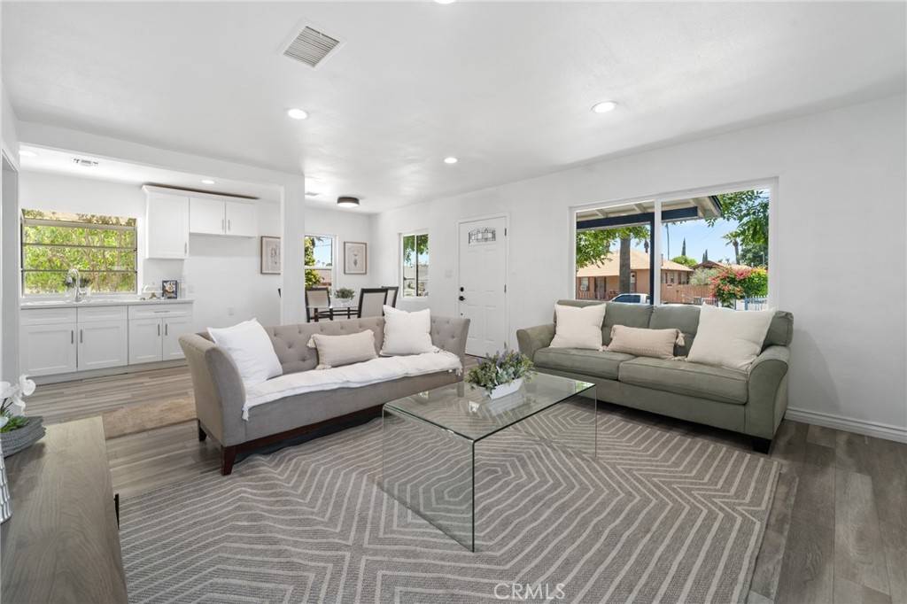San Fernando, CA 91340,1123 Coronel ST