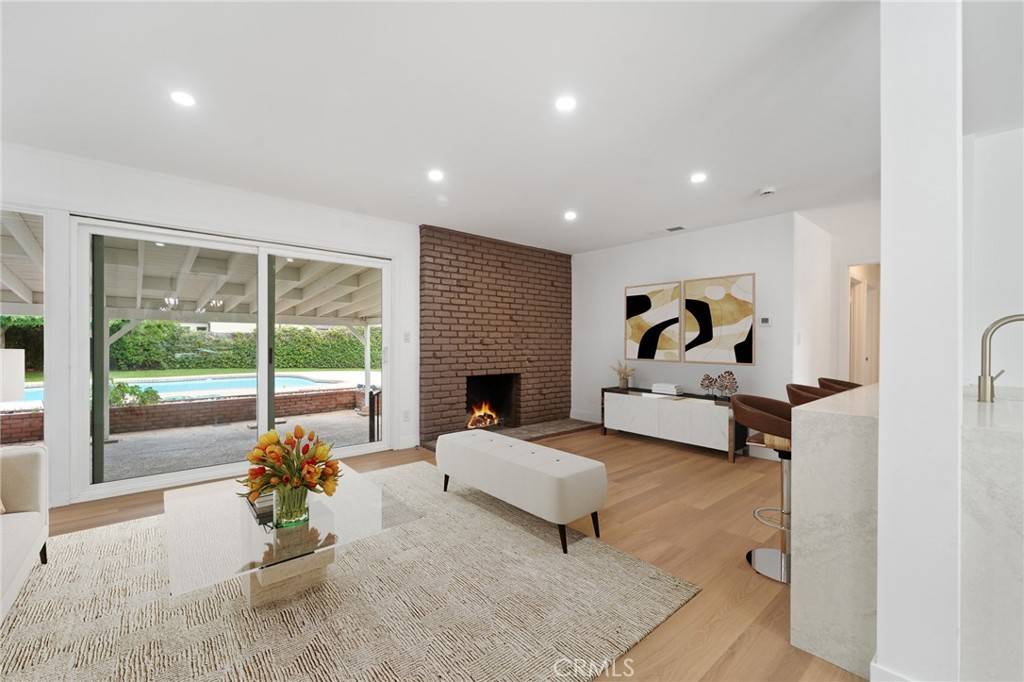 Canoga Park, CA 91304,7942 Moorcroft AVE