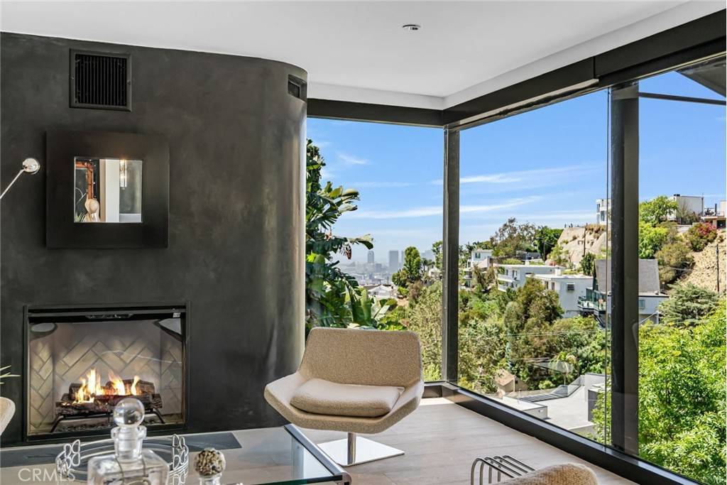 Los Angeles, CA 90069,1782 Viewmont DR