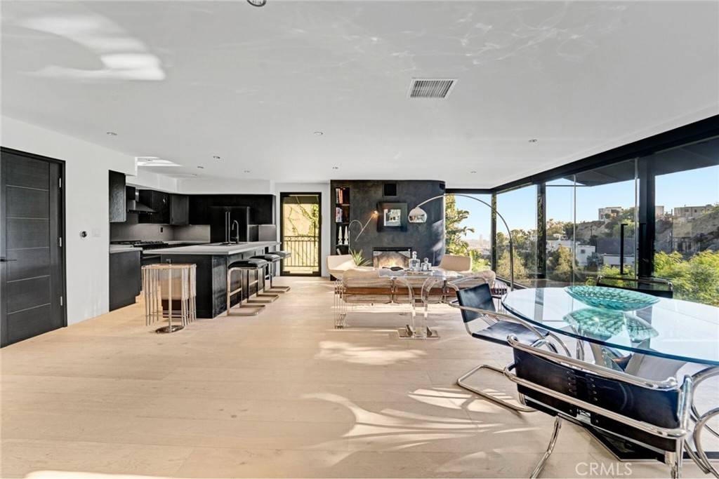 1782 Viewmont DR, Los Angeles, CA 90069