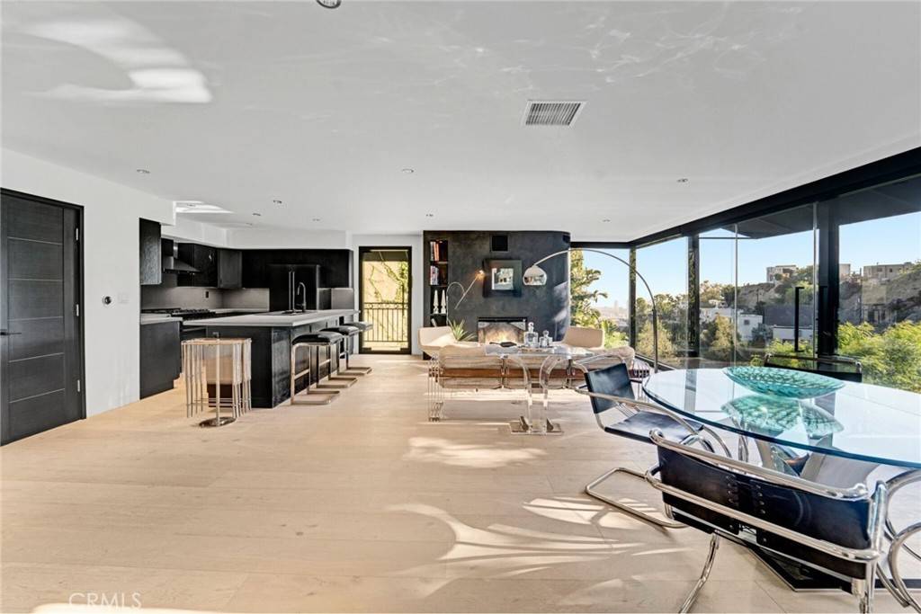 1782 Viewmont DR, Los Angeles, CA 90069