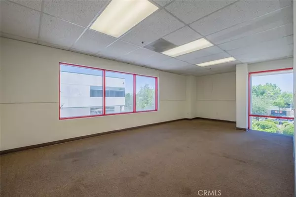 Valencia, CA 91355,25213 Anza DR #4