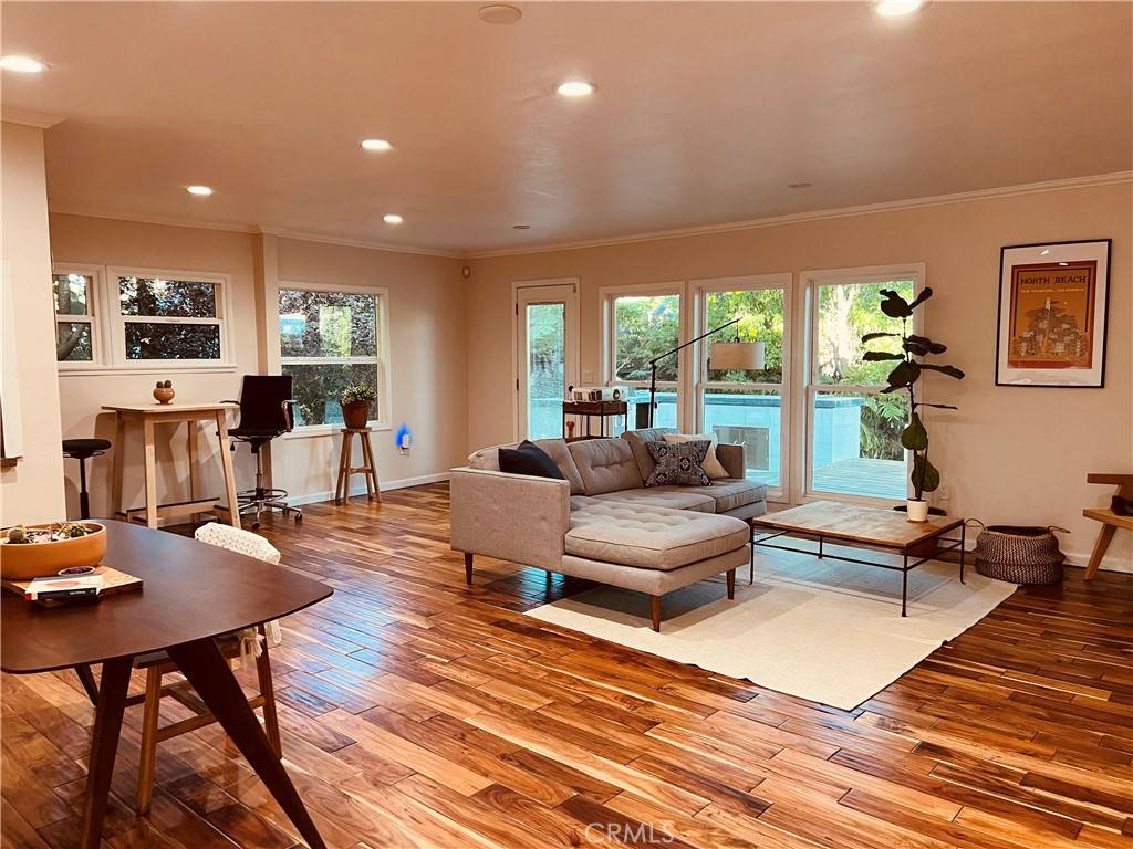 Van Nuys, CA 91406,16921 Lanark ST