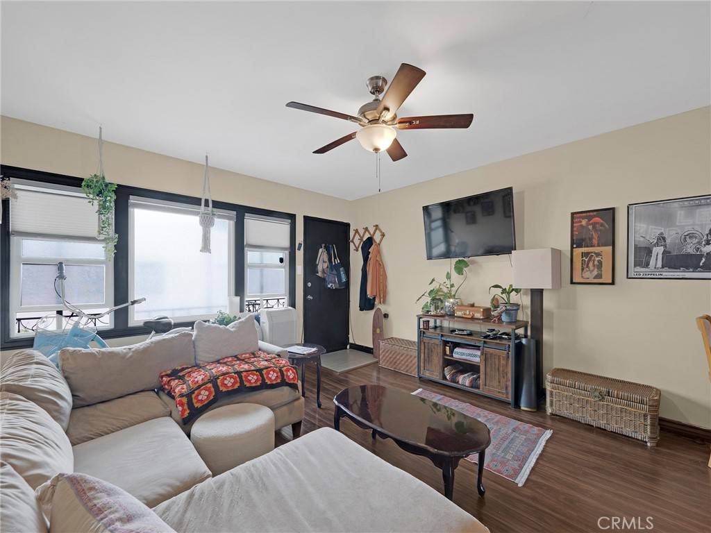 Long Beach, CA 90802,933 E 1st ST #7