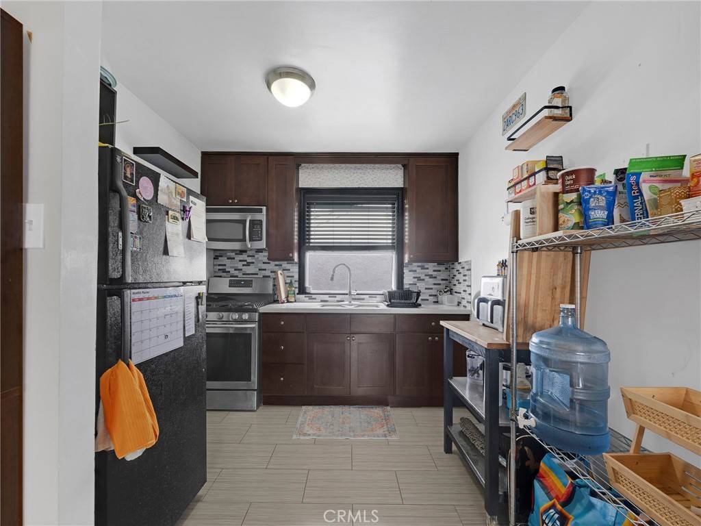 Long Beach, CA 90802,933 E 1st ST #7