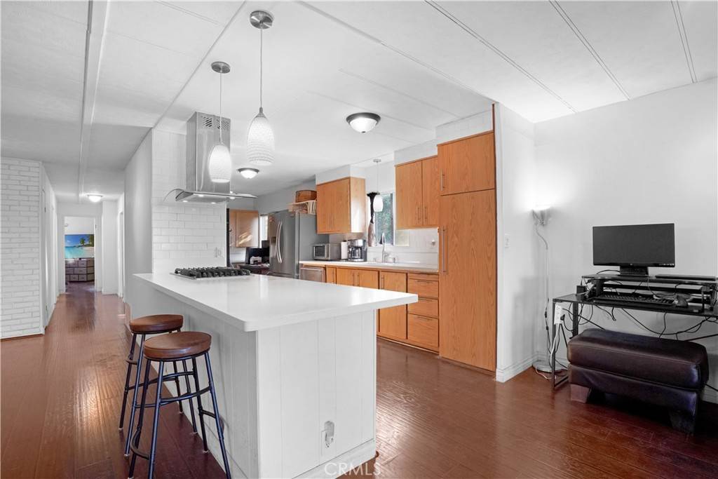 Calabasas, CA 91302,23777 Mulholland Hwy SPC 60