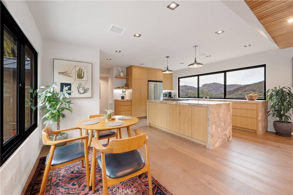 Topanga, CA 90290,19778 Grand View DR