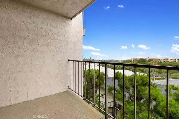 Rancho Palos Verdes, CA 90275,5959 Peacock Ridge RD #3