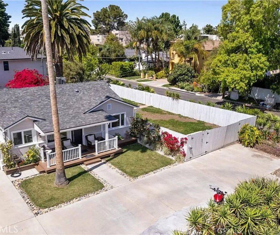 Sherman Oaks, CA 91403,5123 Noble AVE