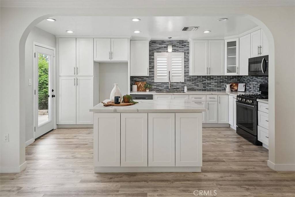Granada Hills, CA 91344,11166 Amestoy AVE
