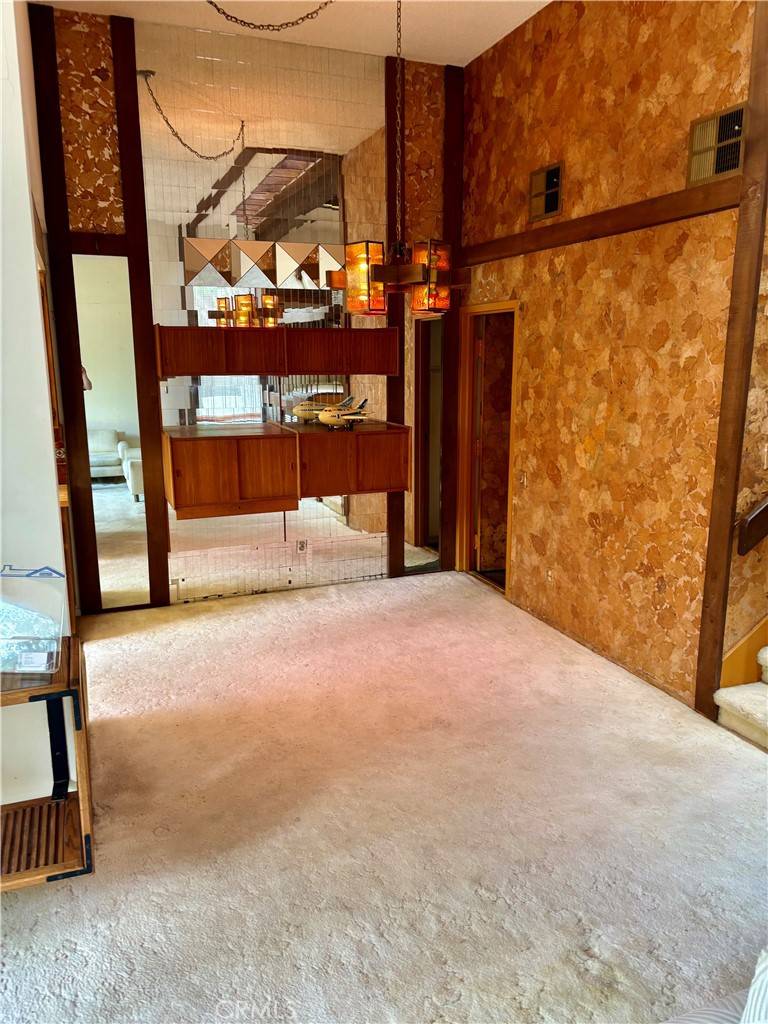 Woodland Hills, CA 91367,6201 Shoup AVE #66