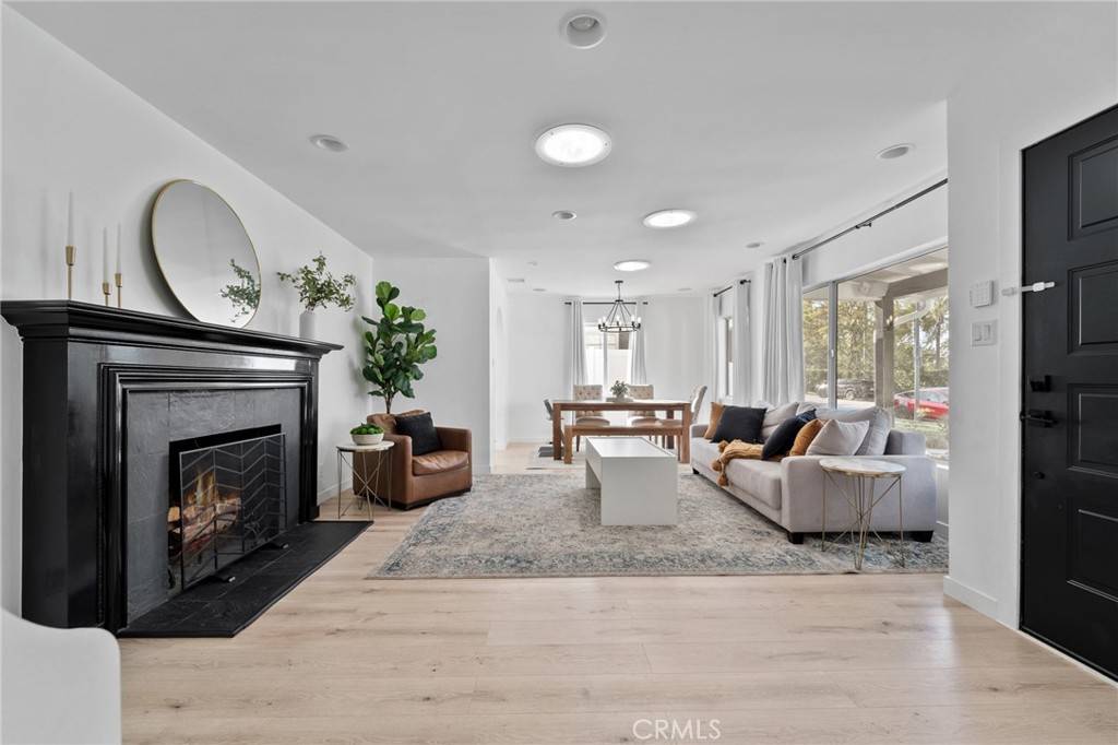 Sherman Oaks, CA 91423,14332 Roblar PL