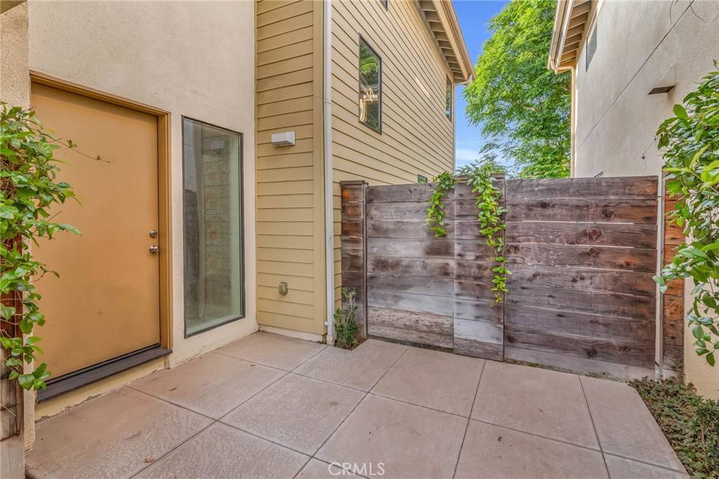 Reseda, CA 91335,7333 Tampa AVE #7