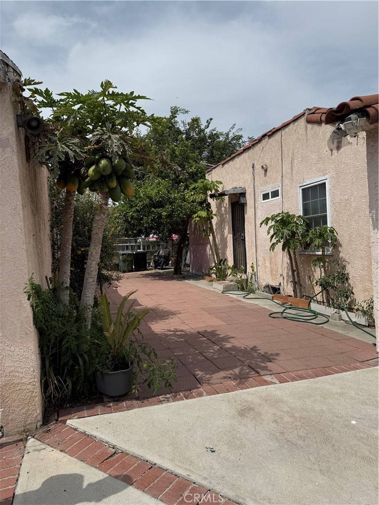 Los Angeles, CA 90043,3111 W 57th ST
