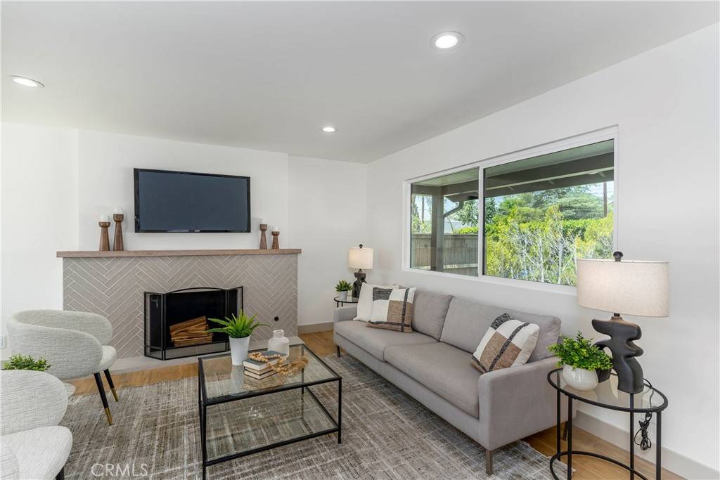 Calabasas, CA 91302,26050 Farmfield RD