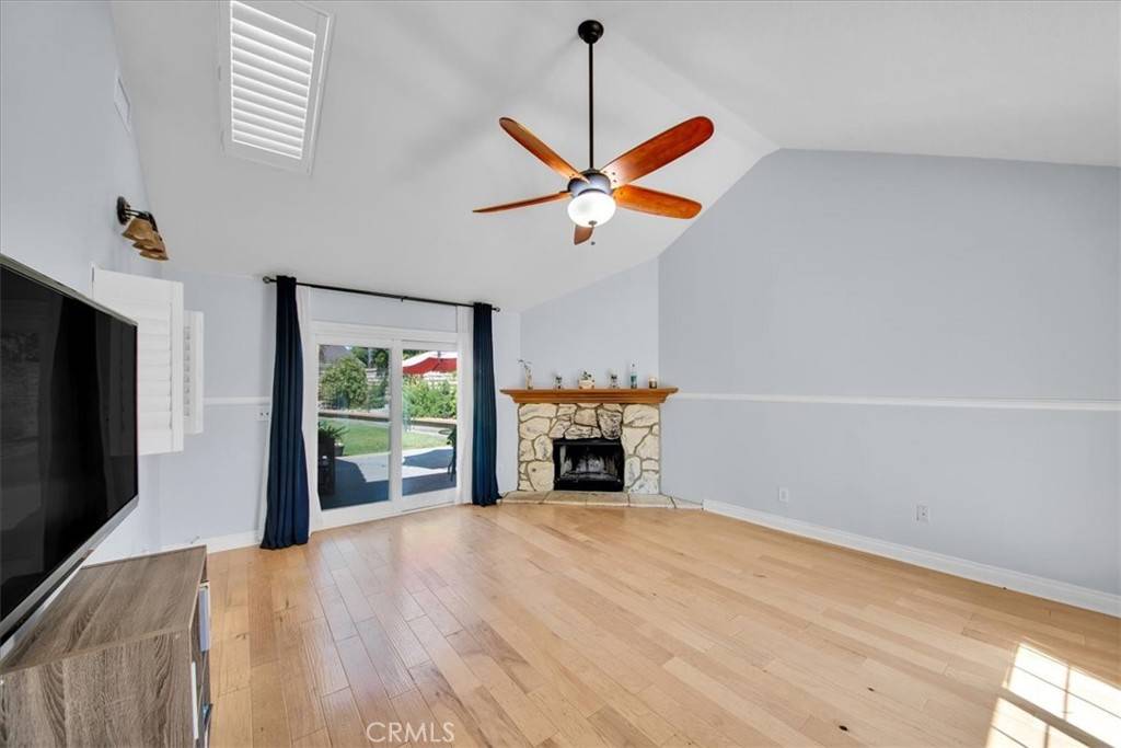 Valencia, CA 91355,26010 Coronado CT