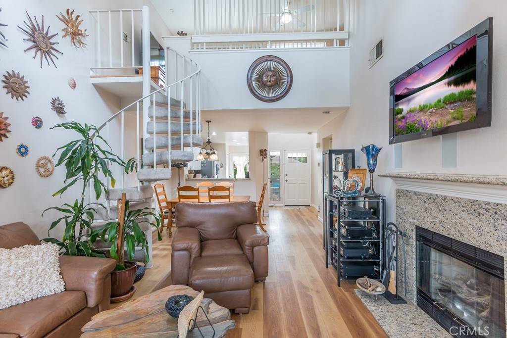 Valencia, CA 91355,25847 McBean Pkwy #25