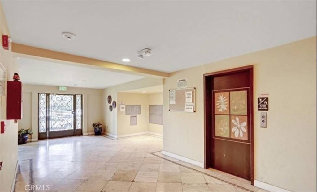 Winnetka, CA 91306,20327 Saticoy ST #205