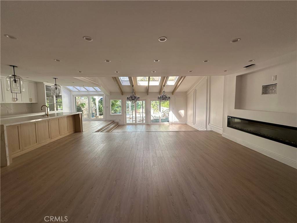 Calabasas, CA 91302,23128 PARK SORRENTO