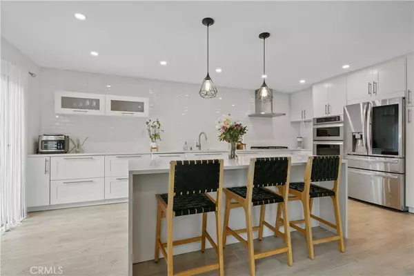 17913 Maplehurst PL, Canyon Country, CA 91387
