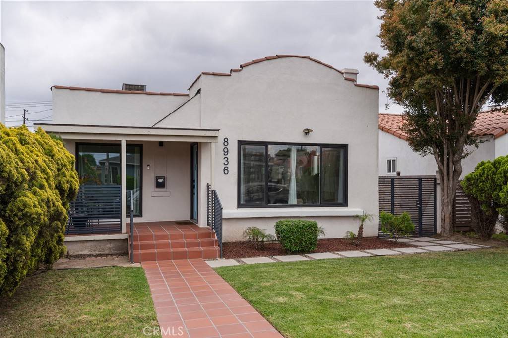 Los Angeles, CA 90047,8936 S Manhattan PL