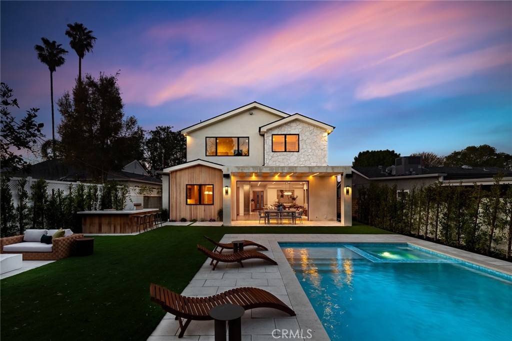 Woodland Hills, CA 91367,22640 Clarendon ST