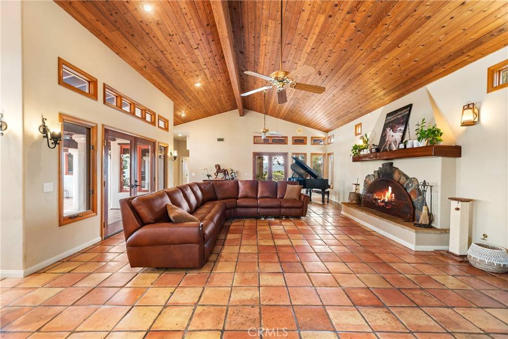 Castaic, CA 91384,30505 Sloan Canyon RD