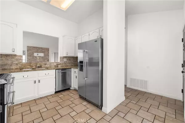 Lancaster, CA 93535,1031 E Avenue J3