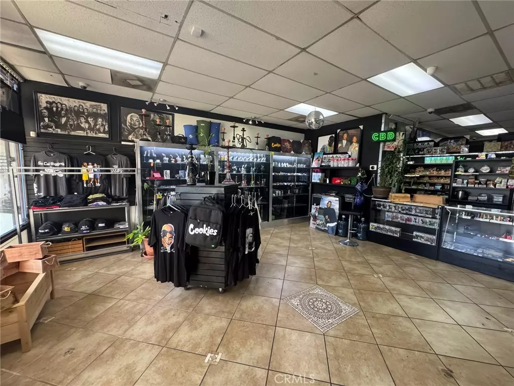 Canoga Park, CA 91303