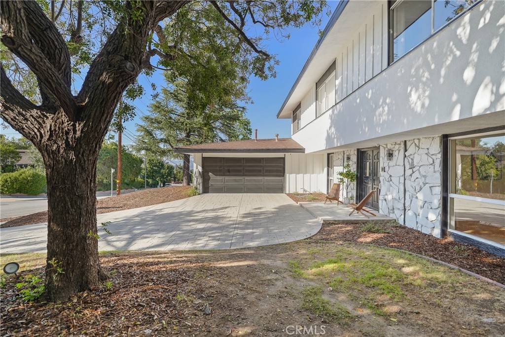 Calabasas, CA 91302,22334 Liberty Bell RD