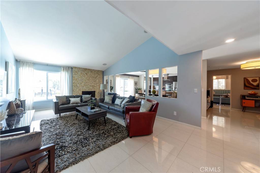 West Hills, CA 91307,7301 Darnoch WAY