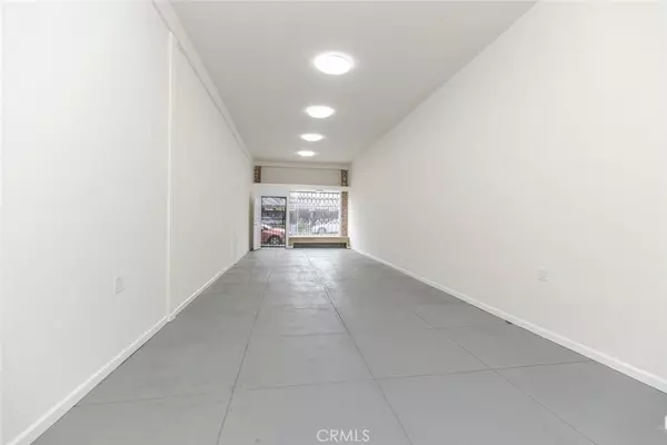 5867 Melrose AVE, Los Angeles, CA 90038