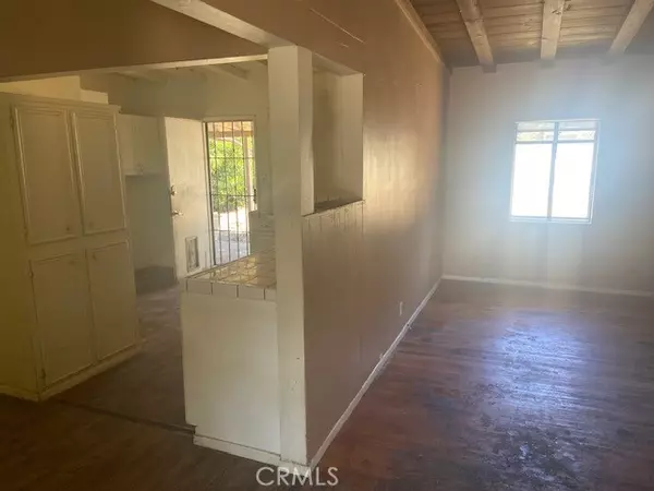San Fernando, CA 91345,15141 Lassen