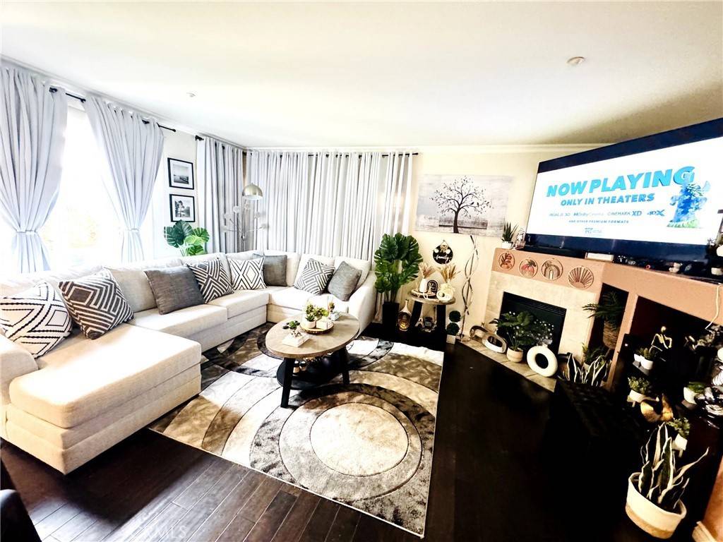 North Hills, CA 91343,9173 Burnet AVE