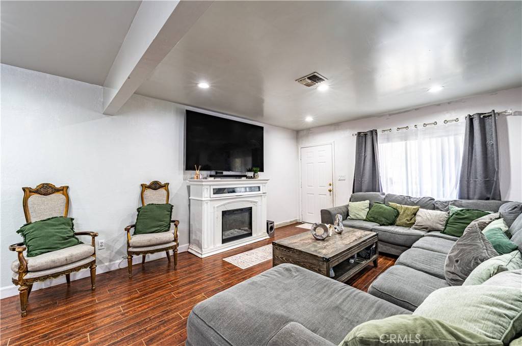 Pico Rivera, CA 90660,4639 Pine ST