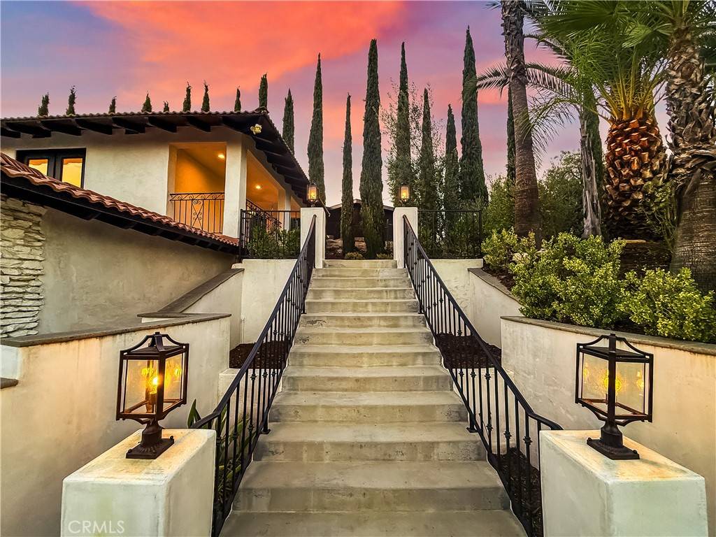 Thousand Oaks, CA 91362,567 Lone Oak DR