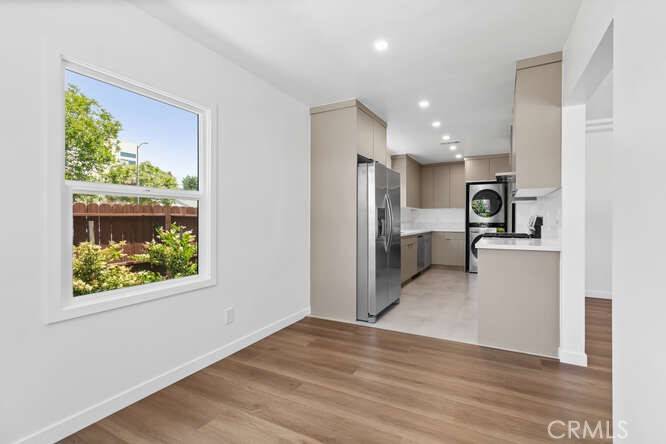 Valley Village, CA 91607,5554 Radford AVE