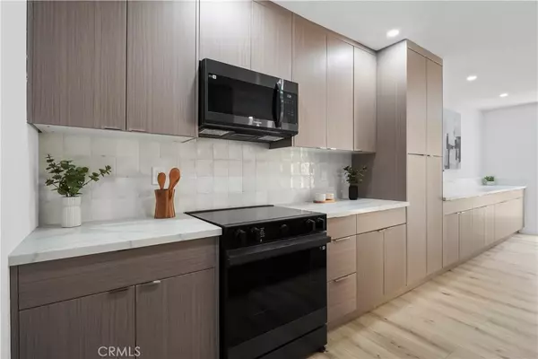 Los Angeles, CA 90046,1730 Camino Palmero ST #316