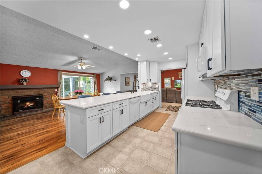 La Verne, CA 91750,802 Duval ST